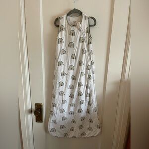 Kyte BABY White Sleep Sack with Rainbow Pattern